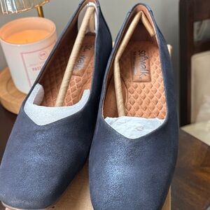 SoftWalk Women's Navy Pearl Flats